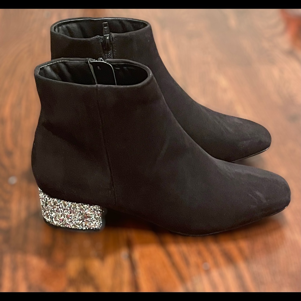 Women’s Boots Size 6 (Runs like a Size 7)
